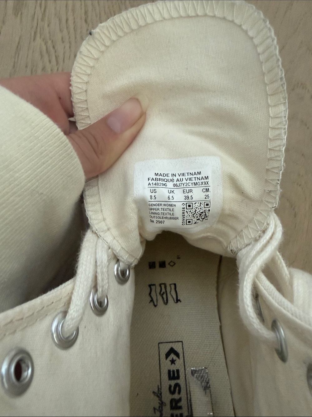 Converse - Satin Bow Platform High Tops - Wedding - Cream - Women's 8.5 - EUC - Picture 7 of 7
